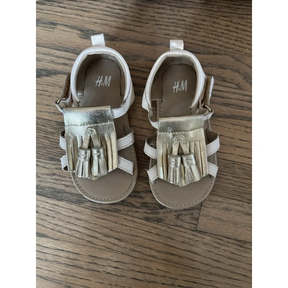 H & M Girls Kids Sandals Gold Size‎ 6